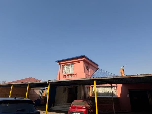 1 044 m² Commercial space