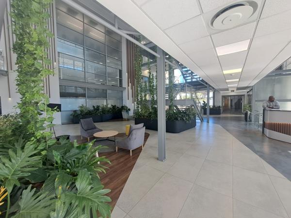 936 m² Commercial space