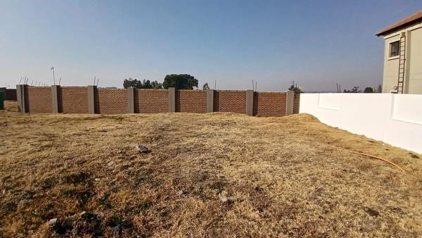387 m² Land