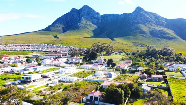 1 016 m² Land