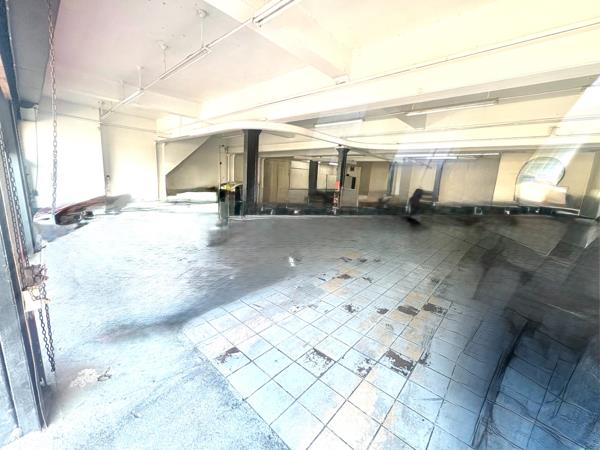 400 m² Retail Space