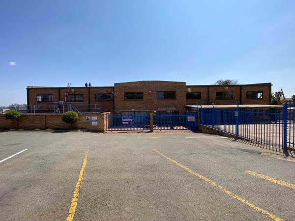 1 400 m² Industrial space