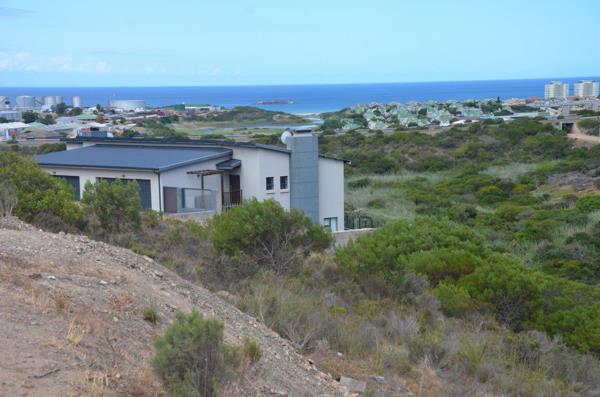 1 034 m² Land