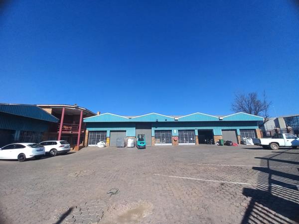 1 100 m² Industrial space