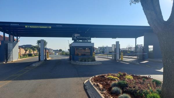 548 m² Land