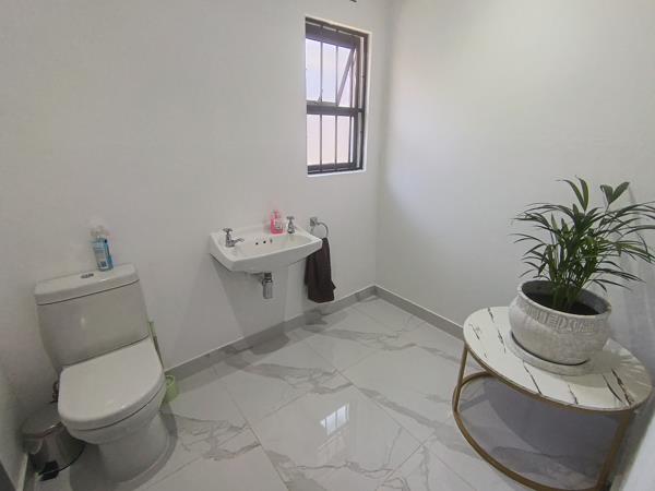 9 m² Retail Space