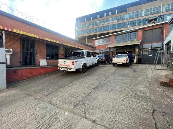 1 055 m² Commercial space