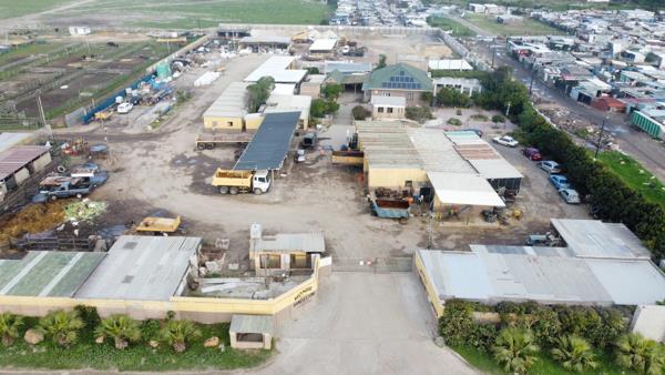 4.4 ha Farm