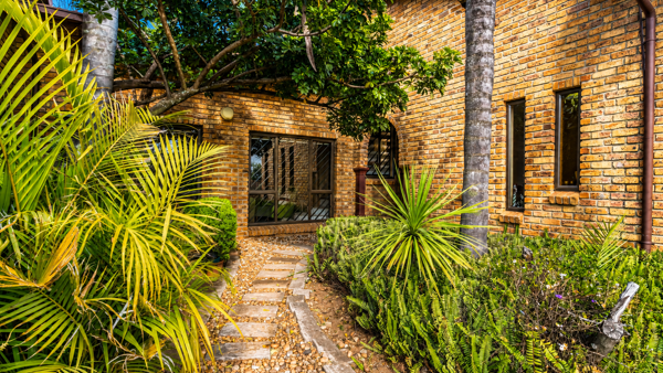 Photo of 5 Bedroom House in Noordheuwel