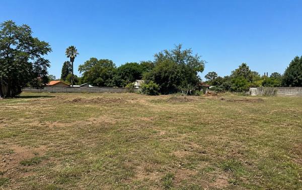 2 176 m² Land