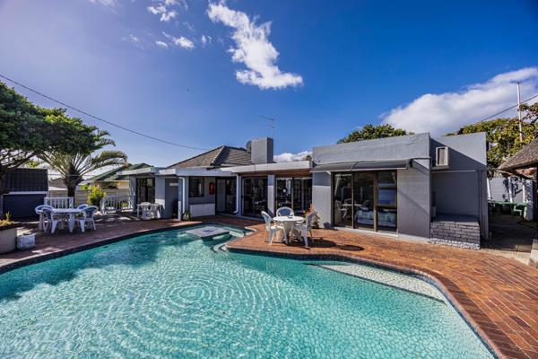 6 Bedroom House