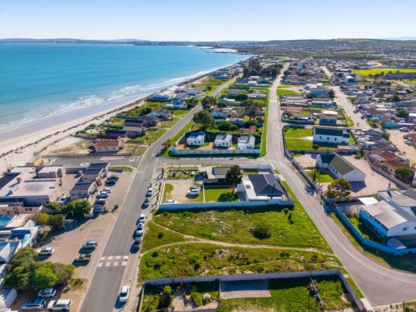 1 487 m² Land