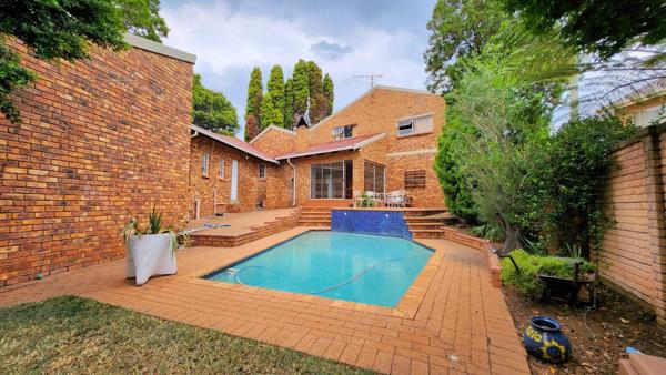 6 Bedroom House