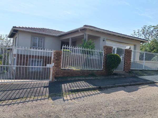 6 Bedroom House