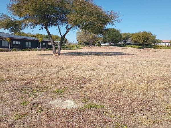 875 m² Land