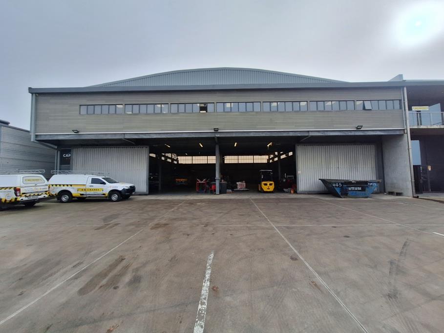 1 590 m² Industrial space