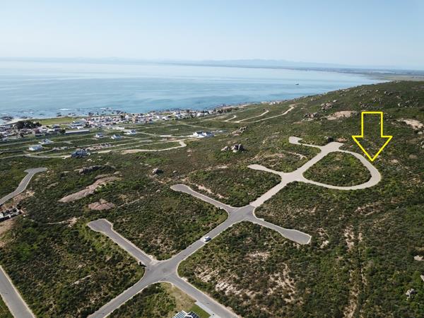 300 m² Land