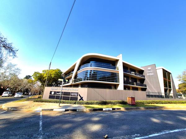728 m² Commercial space