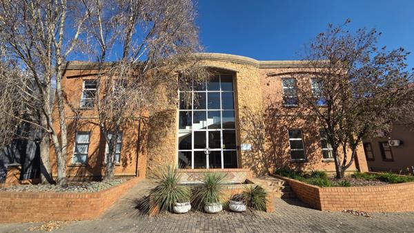 300 m² Commercial space