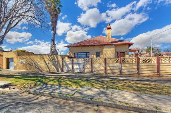 6 Bedroom House