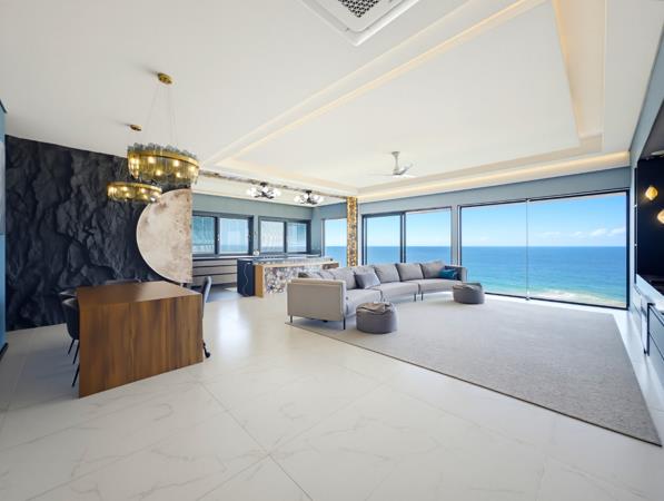 6 Bedroom House