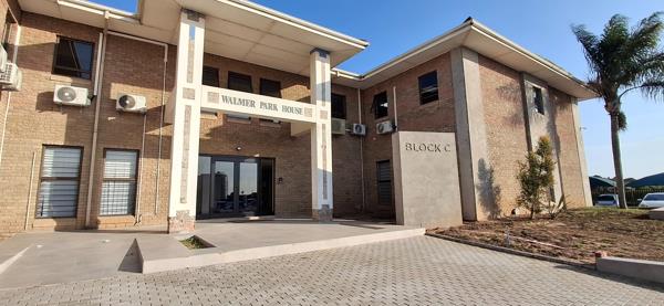 340 m² Office Space