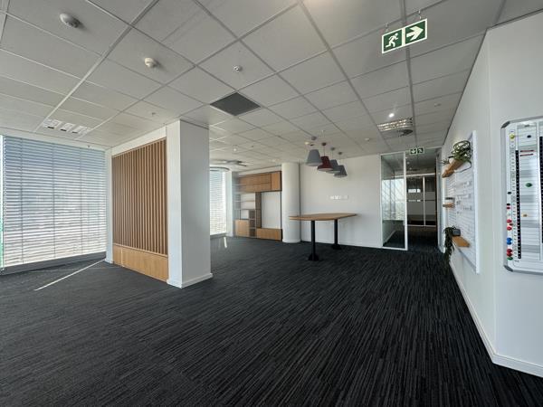 597 m² Commercial space