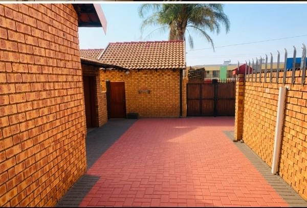 2 Bedroom House