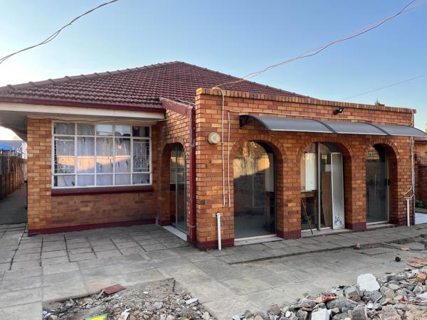 9 Bedroom House