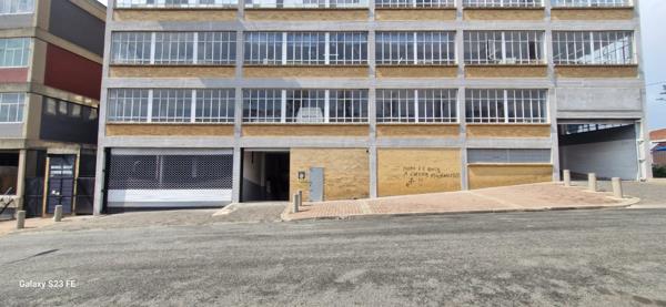 1 800 m² Industrial space