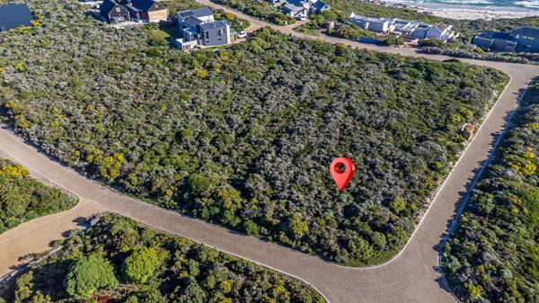 1 370 m² Land