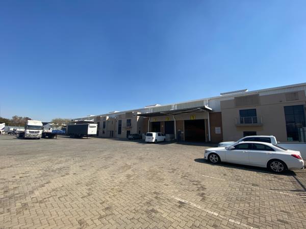 4 989 m² Industrial space