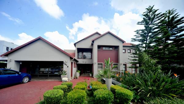 6 Bedroom House