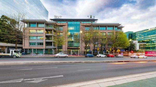 968 m² Commercial space