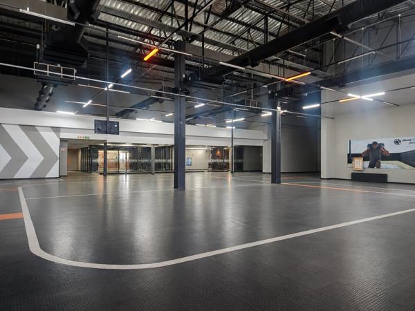 1 907 m² Retail Space