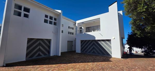 6 Bedroom House