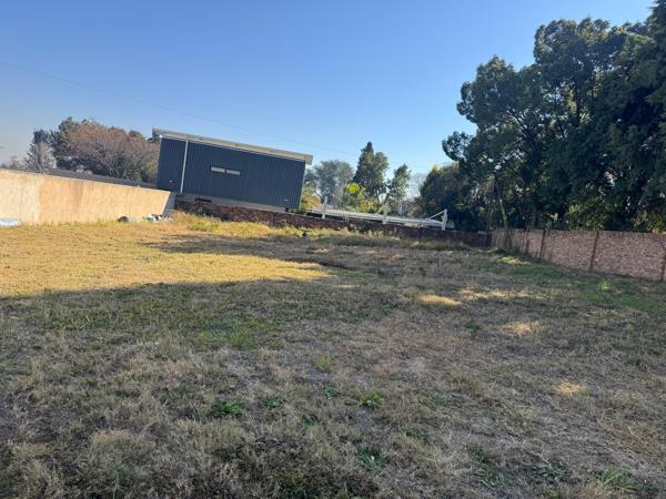 1 114 m² Land