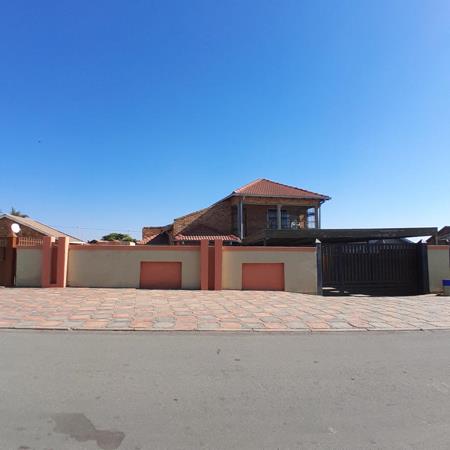 5 Bedroom House