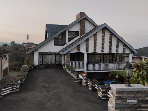6 Bedroom House