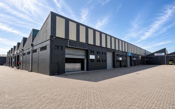 360 m² Industrial space