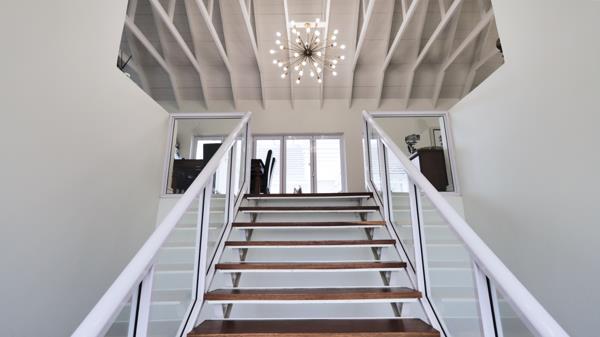 6 Bedroom House