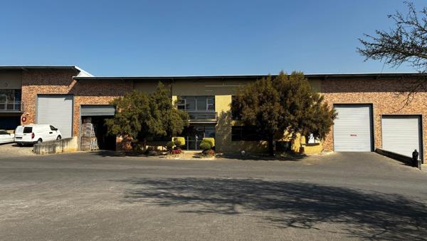 963 m² Commercial space