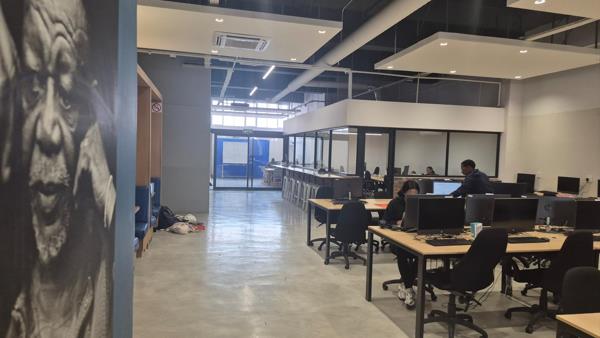 328 m² Office Space