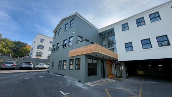 97 m² Commercial space