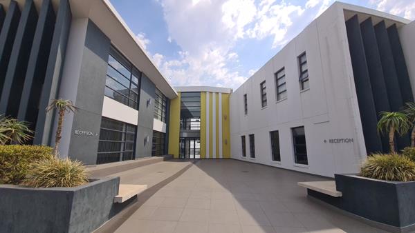 583 m² Commercial space