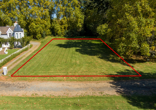 1 044 m² Land