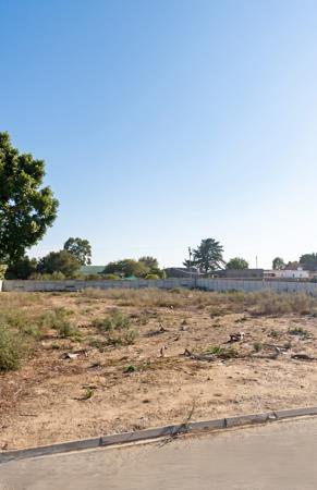 1 487 m² Land
