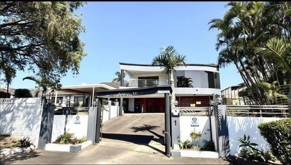 6 Bedroom House