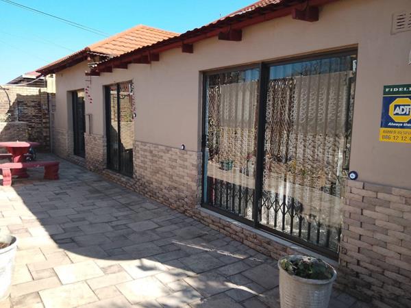 5 Bedroom House