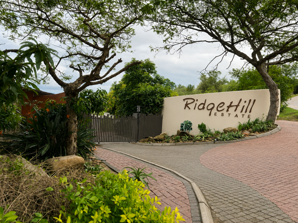 1 241 m² Land